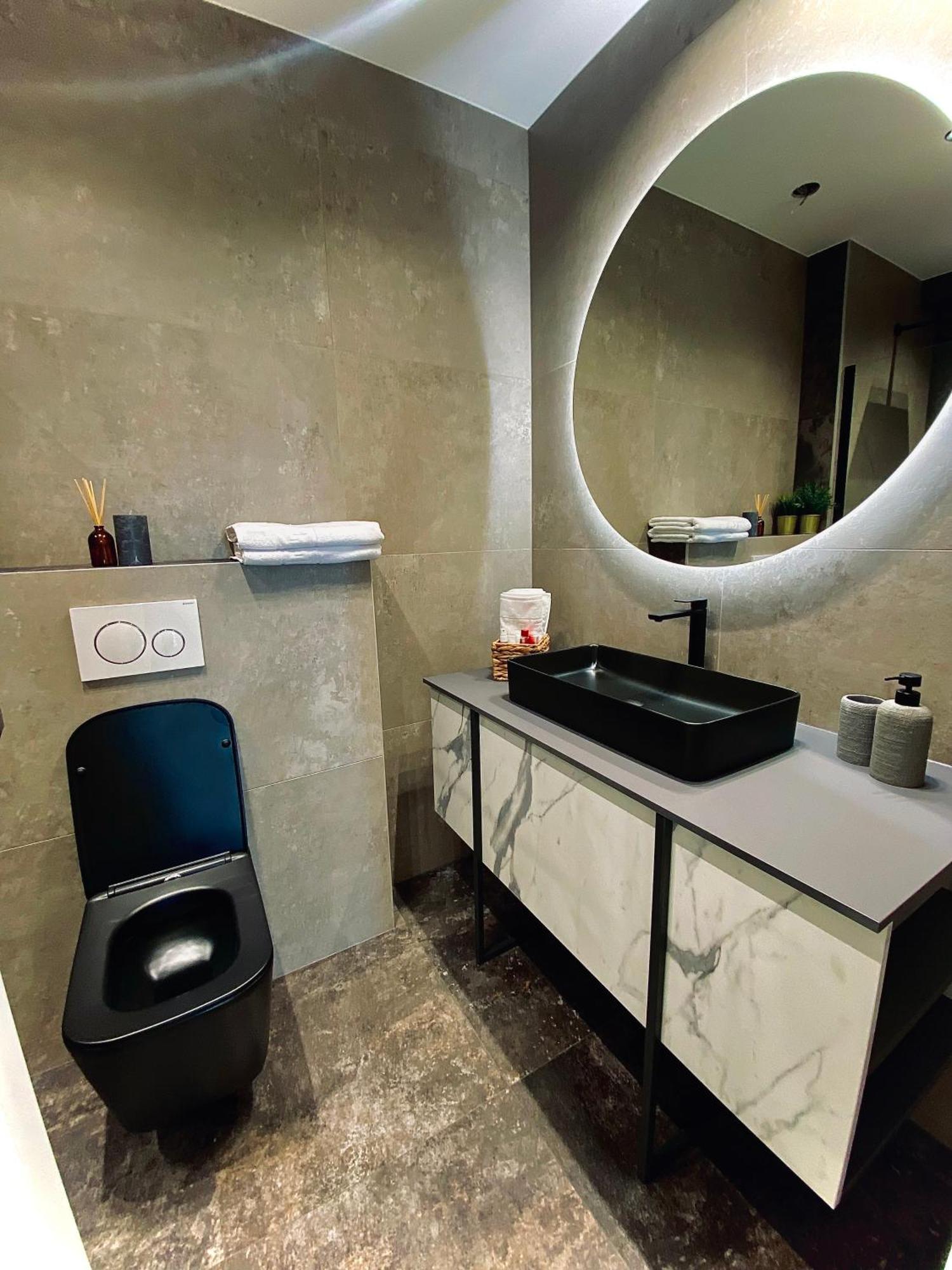 Apartment 5