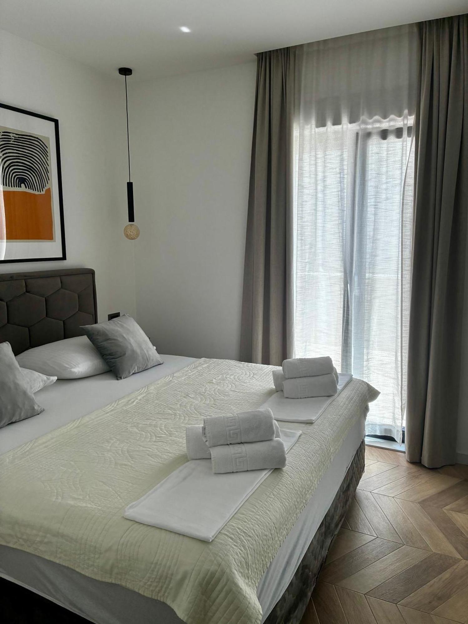 Apartament 5 *